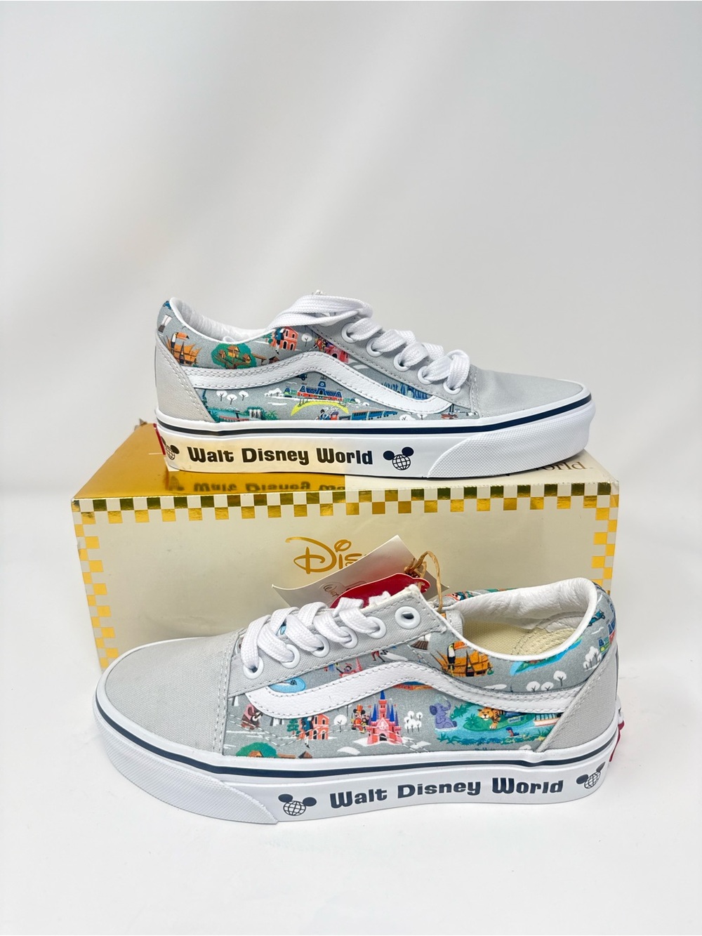 Disney Vans NWT 50th Anniversary Silver Gray Castle Print Skate Sneakers.  M4/W5